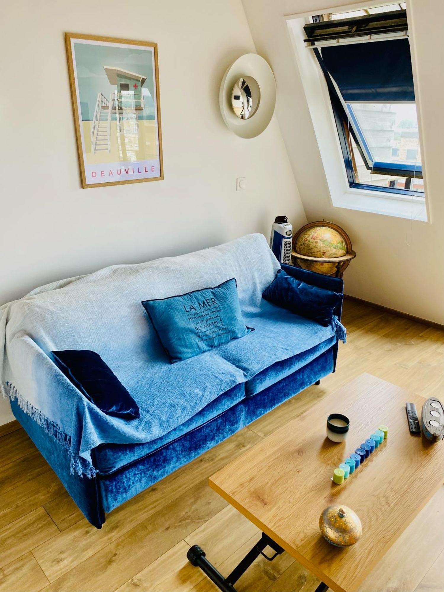 Mezzanine La Vie En Bleu- Vue Apartment *